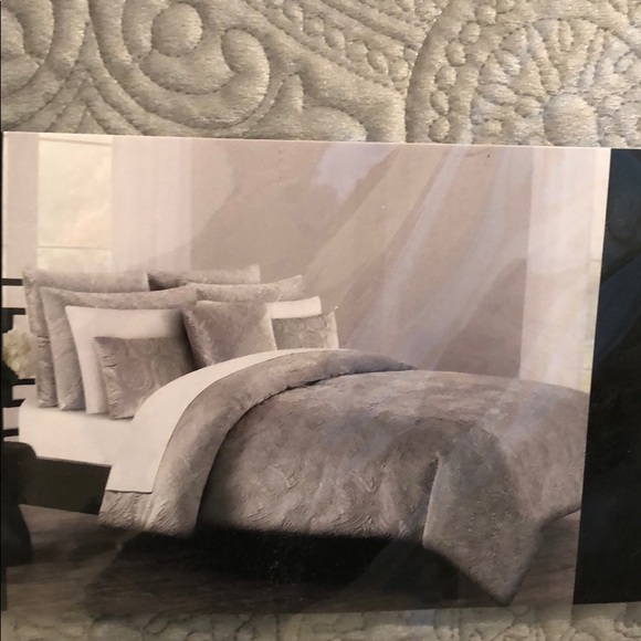 Tahari Other - Tahari gray silver velvet king comforter set